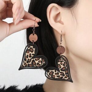New Wood Cheetah Heart Dangle Earrings